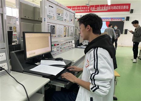 吴锦文生活照1